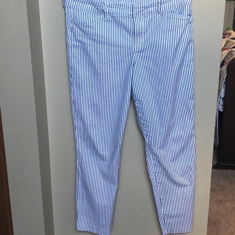 Navy/White striped Old Navy Pixie ankle pants